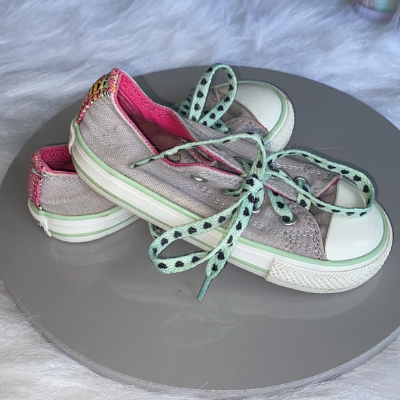 Toddler Converse - Picture 2 of 4